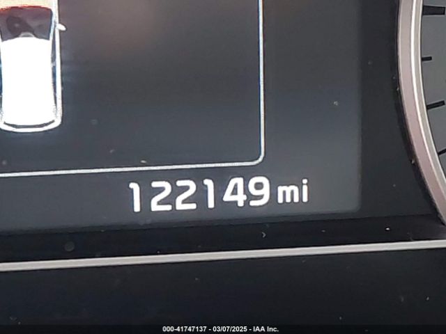 KNDCB3LC6H5088243 KIA NIRO LX