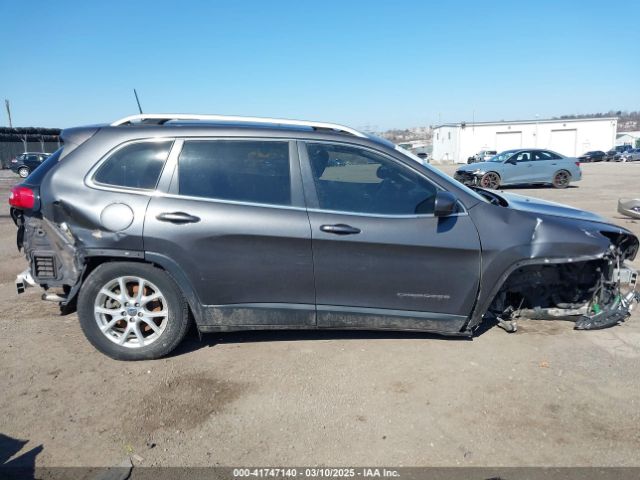 1C4PJMCS2HW575645 Jeep Cherokee Latitude 4x4