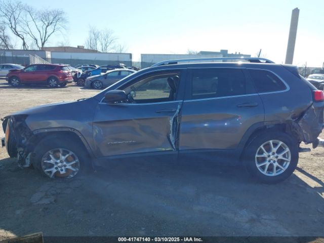 1C4PJMCS2HW575645 Jeep Cherokee Latitude 4x4