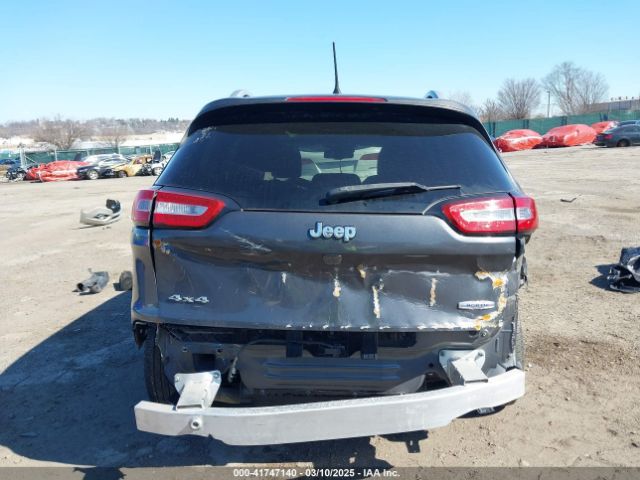 1C4PJMCS2HW575645 Jeep Cherokee Latitude 4x4