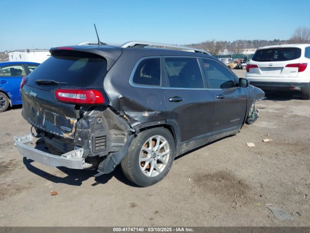 1C4PJMCS2HW575645 Jeep Cherokee Latitude 4x4