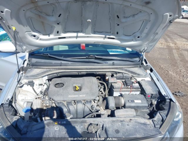 5NPD74LF2HH162411 Hyundai ELANTRA SE