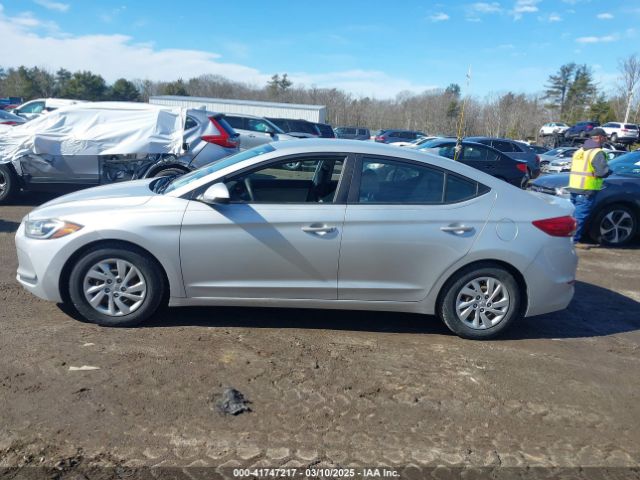 5NPD74LF2HH162411 Hyundai ELANTRA SE