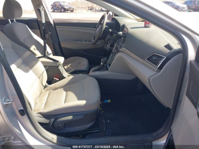 5NPD74LF2HH162411 Hyundai ELANTRA SE