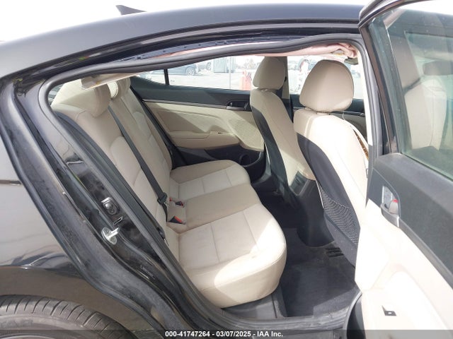 5NPD84LF7JH300219 Hyundai Elantra Value Edition