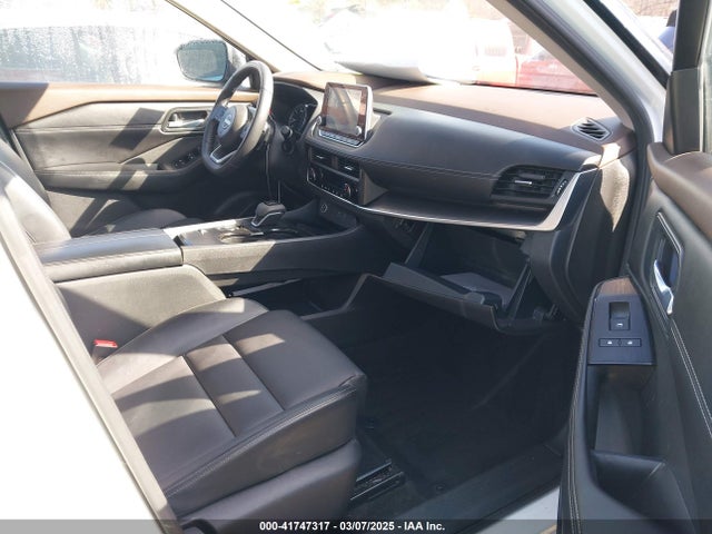 JN8BT3BAXPW002213 Nissan Rogue Sv Fwd