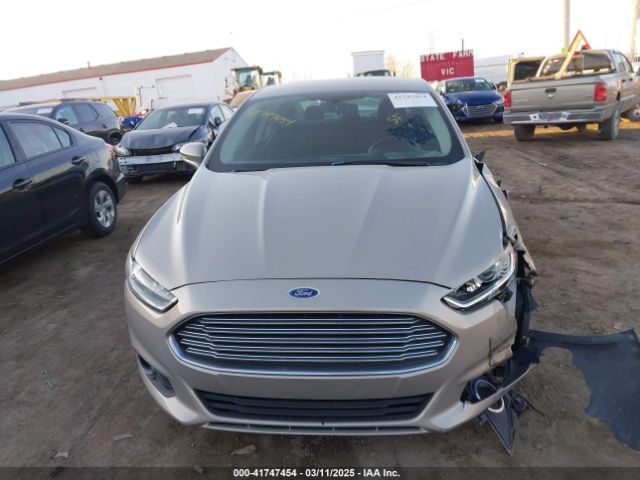 3FA6P0H72GR177902 Ford FUSION SE