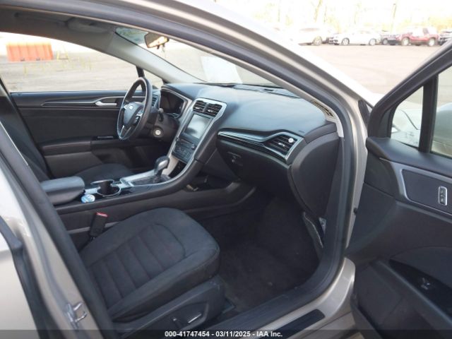 3FA6P0H72GR177902 Ford FUSION SE