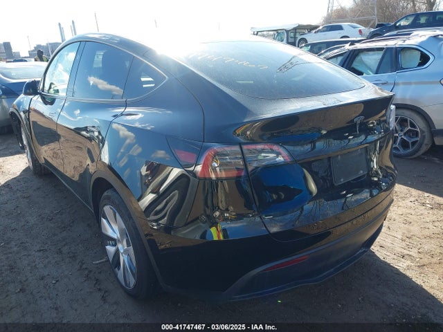 2024 TESLA MODEL Y 7SAYGDED5RF093018 Photo 2