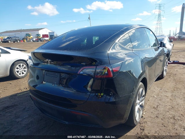 2024 TESLA MODEL Y 7SAYGDED5RF093018 Photo 3