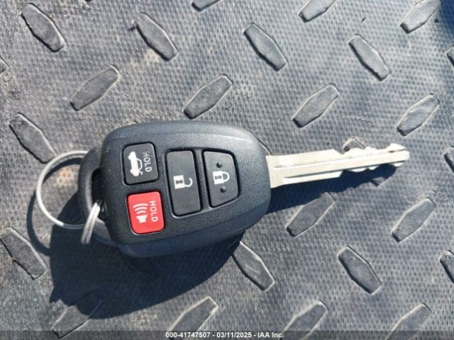 4T1BF1FK0GU530781 Toyota CAMRY SE