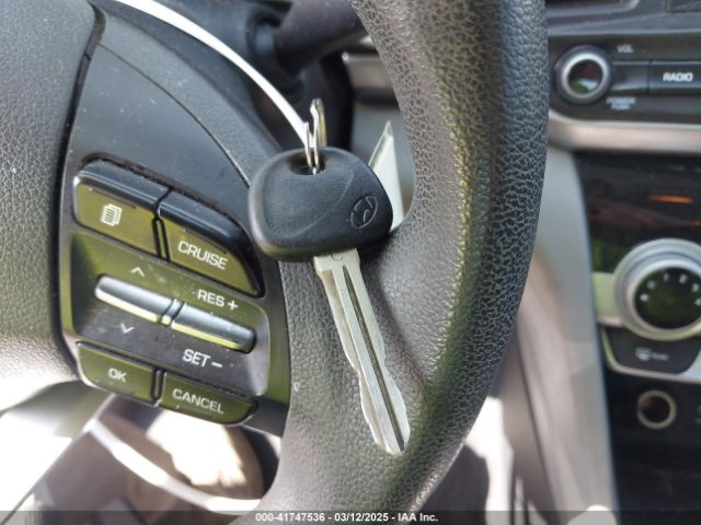5NPD84LF0KH435303 Hyundai ELANTRA SEL