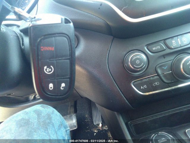 1C4PJMLX9KD413915 Jeep Cherokee Latitude Plus 4x4