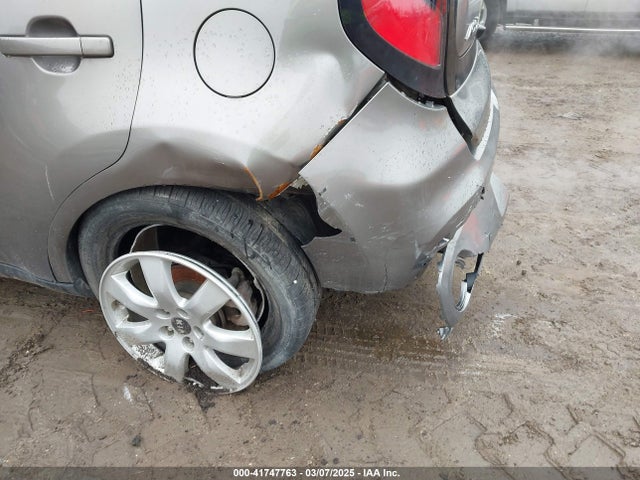 KNDJP3A55J7511773 KIA SOUL +