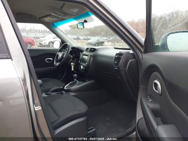 KNDJP3A55J7511773 KIA SOUL +