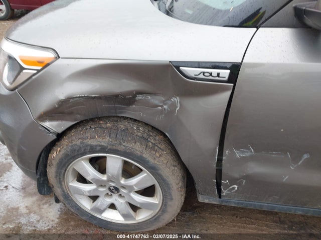 KNDJP3A55J7511773 KIA SOUL +