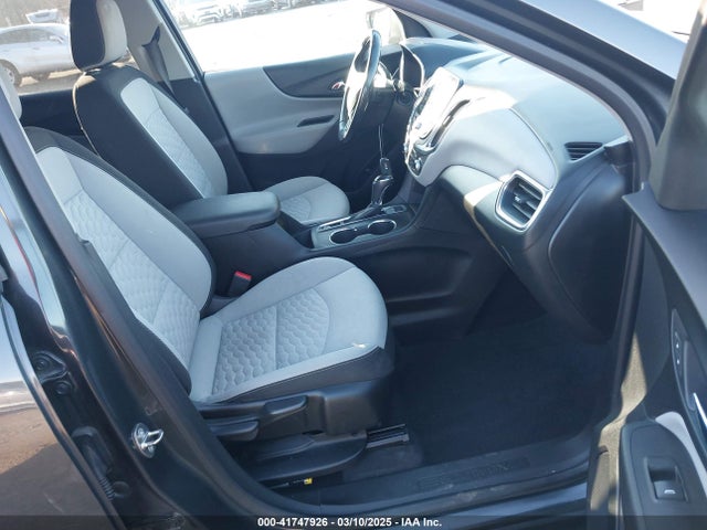 2GNAXUEV8K6183421 Chevrolet EQUINOX LT
