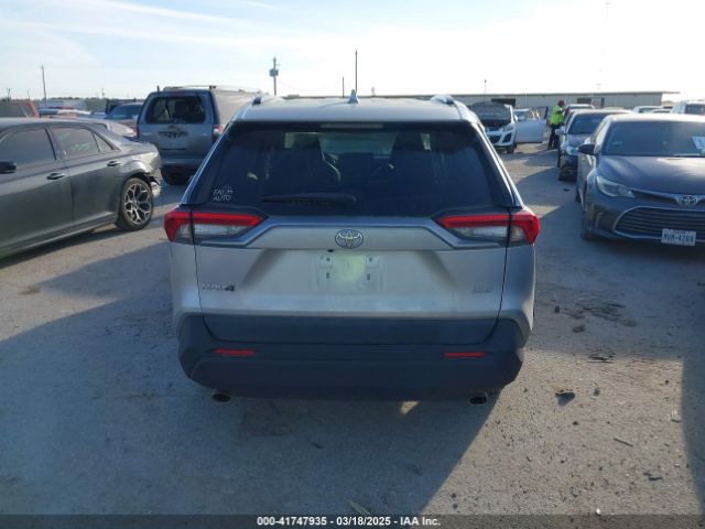 2T3C1RFV1MC142071 Toyota Rav4 Xle Premium