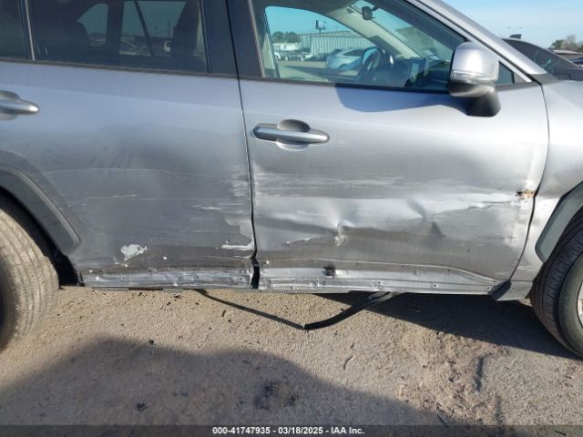 2T3C1RFV1MC142071 Toyota Rav4 Xle Premium