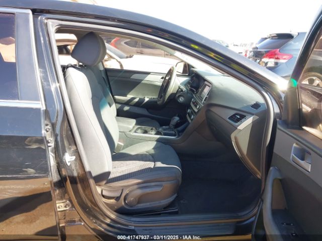 5NPE24AF4KH788295 Hyundai SONATA SE