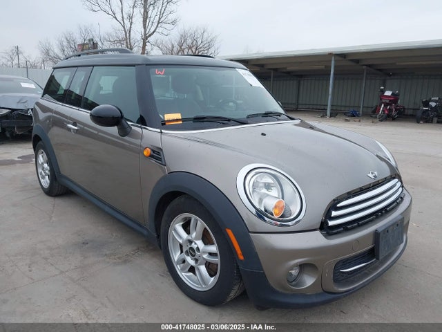 2013 MINI CLUBMAN WMWZF3C51DT489508 Photo 0