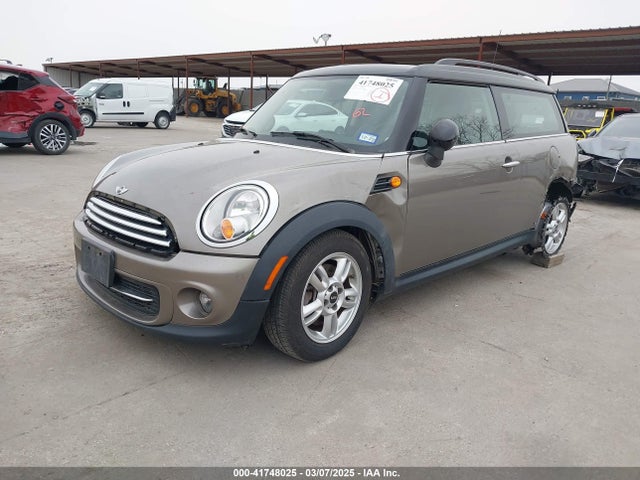 2013 MINI CLUBMAN WMWZF3C51DT489508 Photo 1