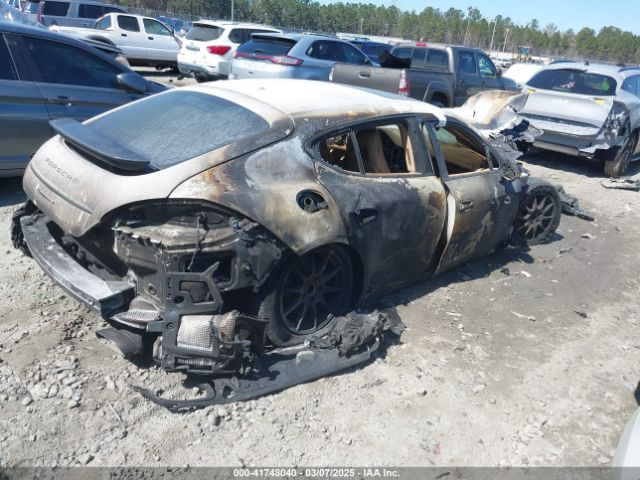 2011 PORSCHE PANAMERA WP0AA2A74BL010735 Photo 3