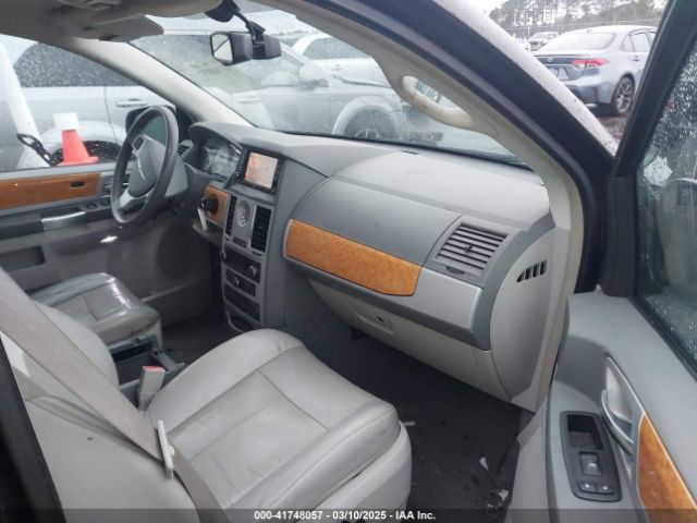 2010 CHRYSLER TOWN & COUNTRY 2A4RR6DX7AR150437 Photo 4
