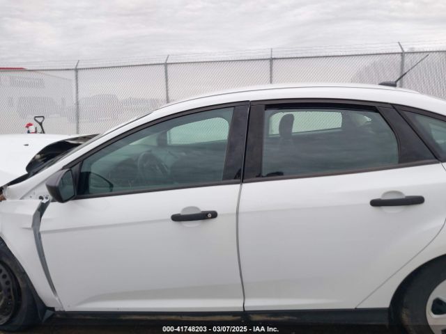1FADP3E24HL307261 Ford FOCUS S