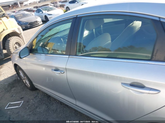 5NPE24AF3JH693936 Hyundai SONATA SE