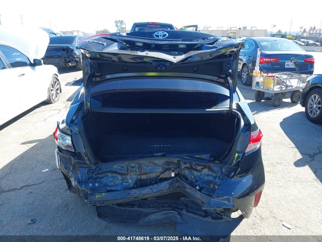 Toyota Corolla Hybrid Le 2020 JTDEBRBE1LJ000908 Image 17