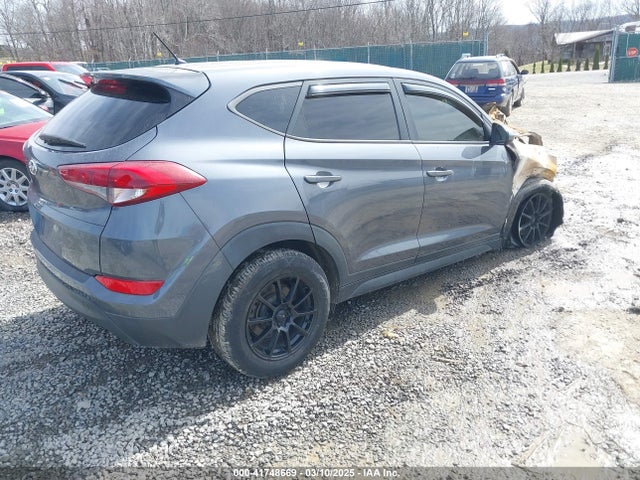 KM8J2CA43JU754632 Hyundai TUCSON SE