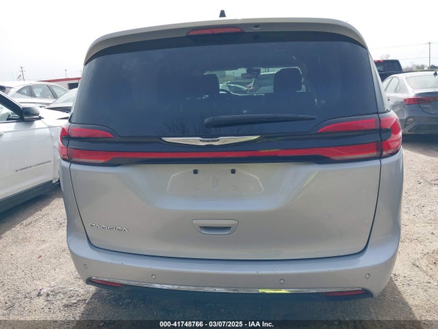 Chrysler Pacifica Touring L 2024 2C4RC1BG1RR159319 Image 16