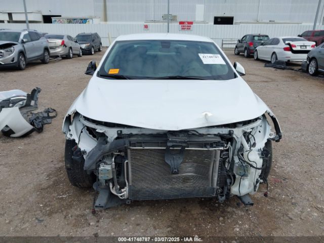 1G1ZD5ST5NF140431 Chevrolet Malibu Fwd Lt