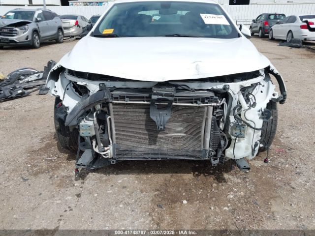 1G1ZD5ST5NF140431 Chevrolet Malibu Fwd Lt
