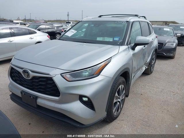 5TDGZRAH5MS086499 Toyota Highlander Xle