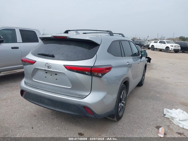 5TDGZRAH5MS086499 Toyota Highlander Xle