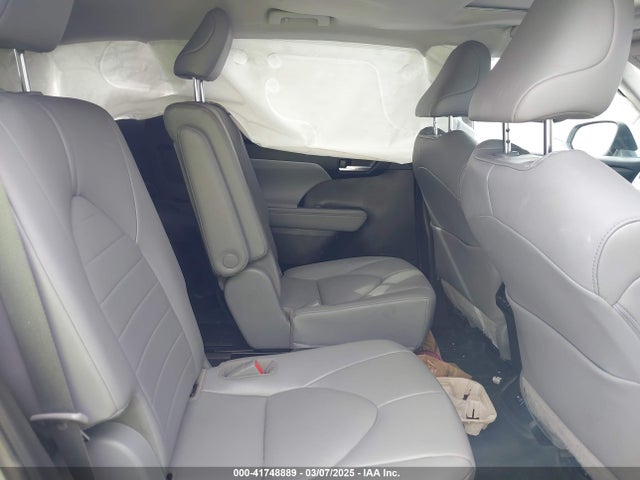 5TDGZRAH5MS086499 Toyota Highlander Xle