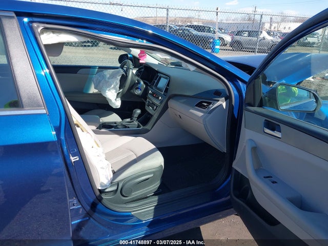 5NPE24AF8KH802859 Hyundai SONATA SE