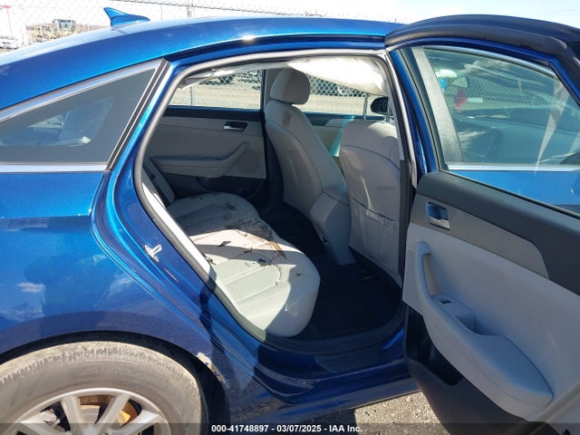 5NPE24AF8KH802859 Hyundai SONATA SE