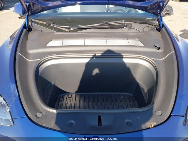 2025 TESLA MODEL Y 7SAYGDEE0SF292850 Photo 9