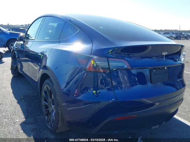 2025 TESLA MODEL Y 7SAYGDEE0SF292850 Photo 2