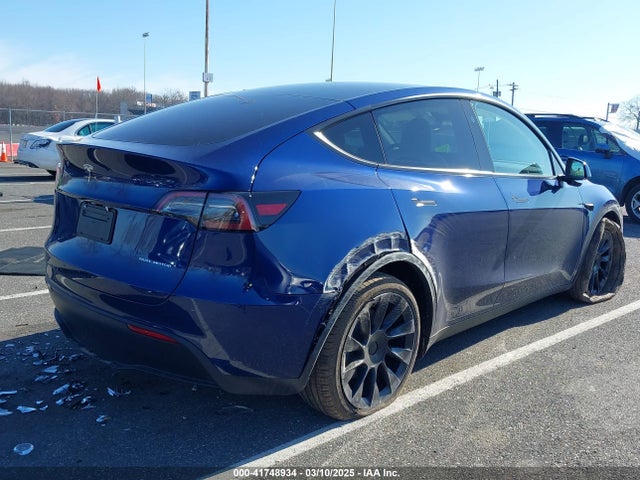2025 TESLA MODEL Y 7SAYGDEE0SF292850 Photo 3