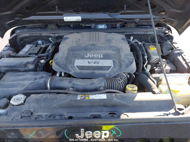 1C4BJWDG3FL771138 Jeep Wrangler Unlimited Sport