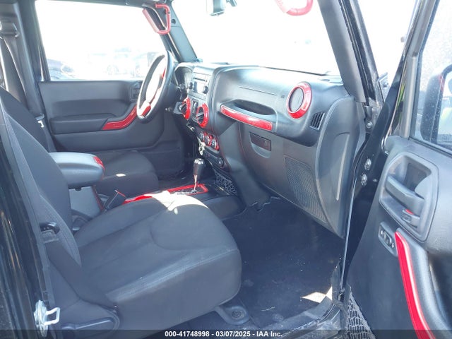 1C4BJWDG3FL771138 Jeep Wrangler Unlimited Sport