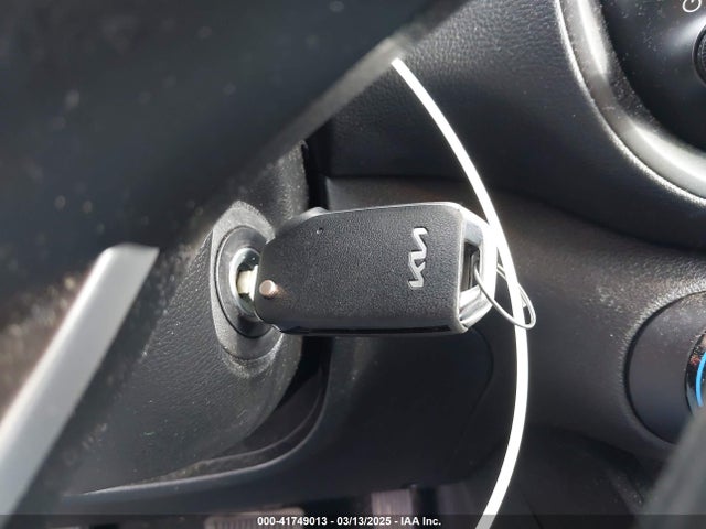 KNDJ23AU9N7183964 KIA SOUL LX