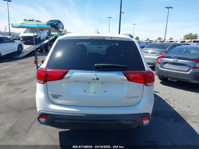 JA4AD3A33KZ030220 Mitsubishi Outlander Le