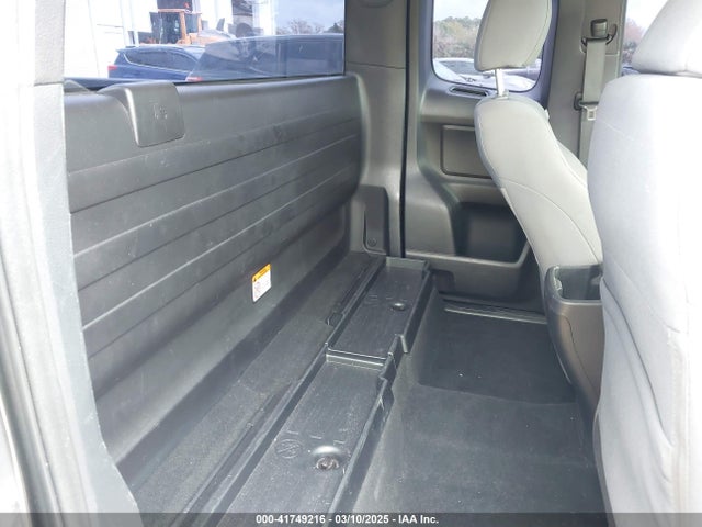 5TFRX5GN5HX089813 Toyota Tacoma Sr