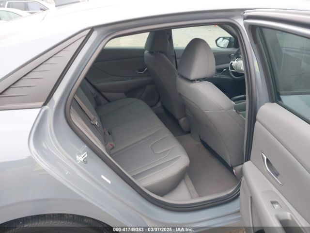 KMHLM4AG2PU444046 Hyundai ELANTRA SEL