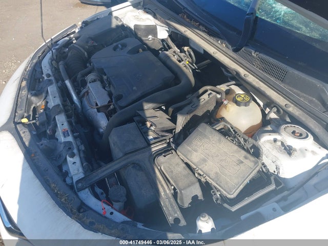 1G1ZD5ST9JF246083 Chevrolet MALIBU LT